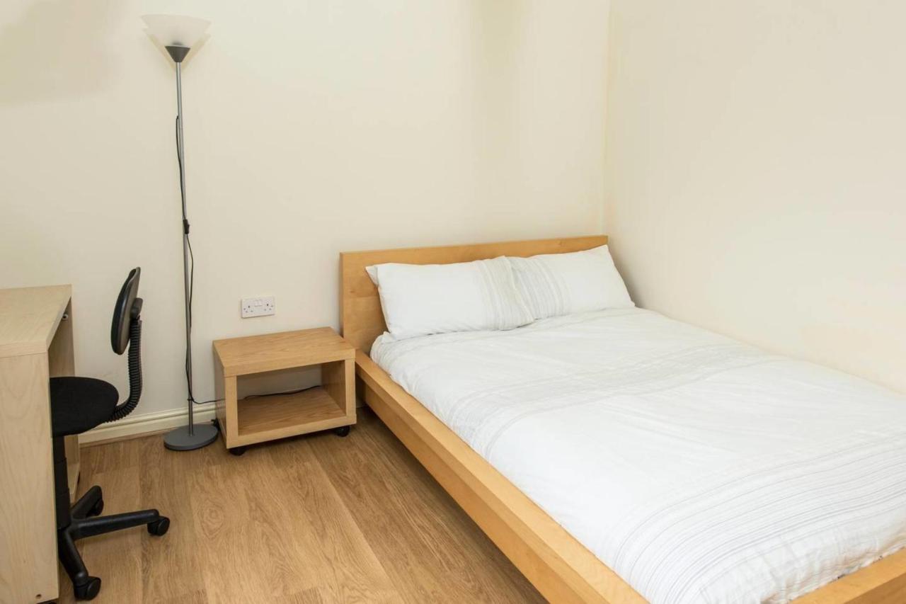Guestready - Top Floor Apt 2Min Walk To O2 Apollo Manchester Exterior foto